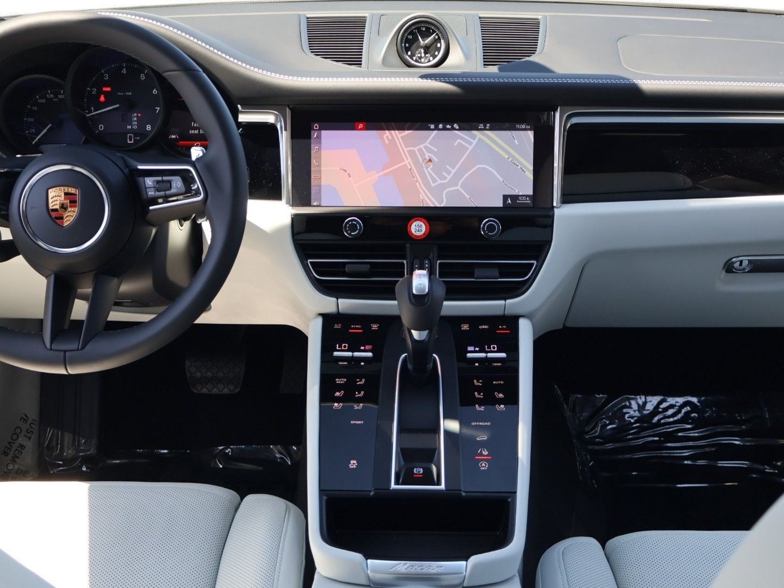 New 2026 Porsche Macan AWD/4WD image 20