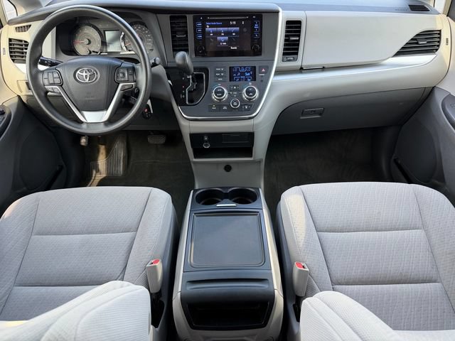 Used 2015 Toyota Sienna LE FWD image 21