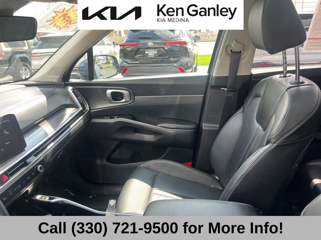 Certified 2025 Kia Sorento S w/ Panoramic Sunroof Package image 40