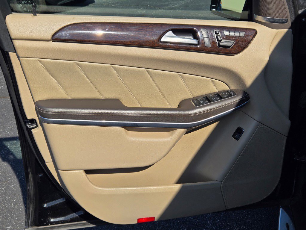 Used 2014 Mercedes-Benz GL 450 4MATIC image 18