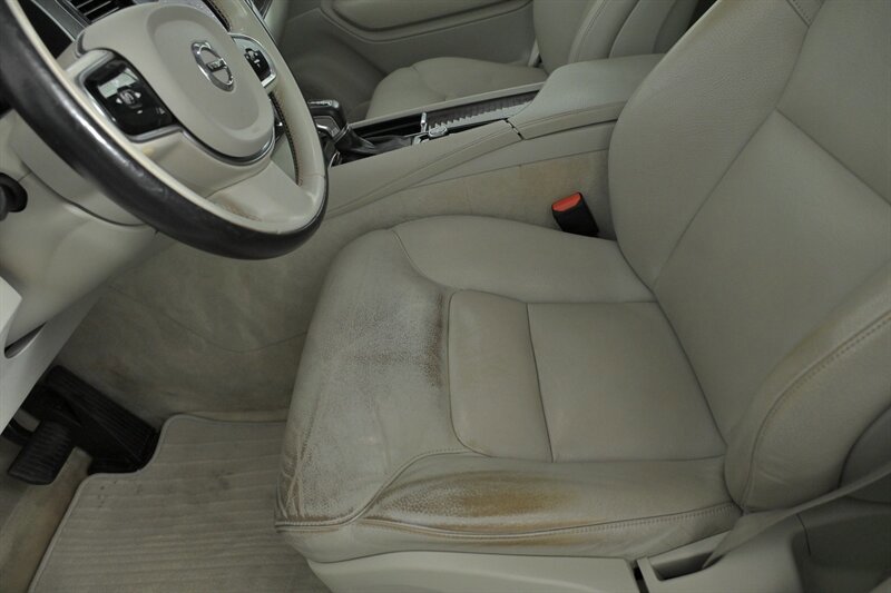 Used 2016 Volvo XC90 T6 Momentum w/ Momentum Plus Package AWD/4WD image 19