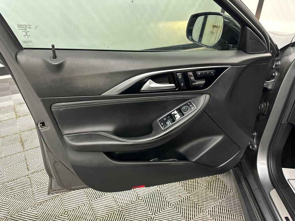 Used 2019 INFINITI QX30 AWD w/ Navigation Package image 10