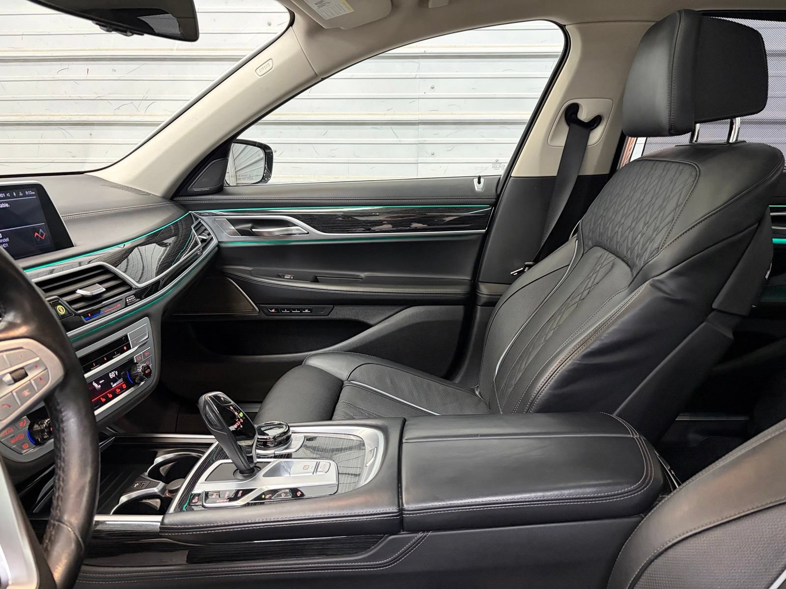 Used 2022 BMW 740i xDrive w/ Premium Package AWD/4WD image 23