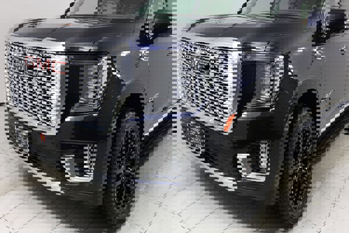 Used 2023 GMC Yukon XL Denali w/ LPO, Floor Liner Package image 54