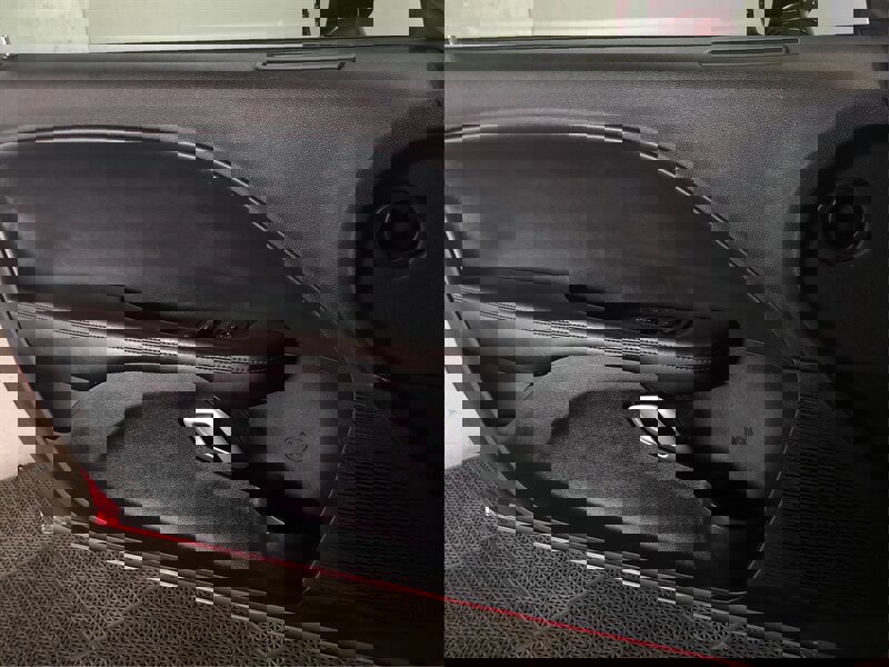 Used 2018 Dodge Challenger SXT image 16