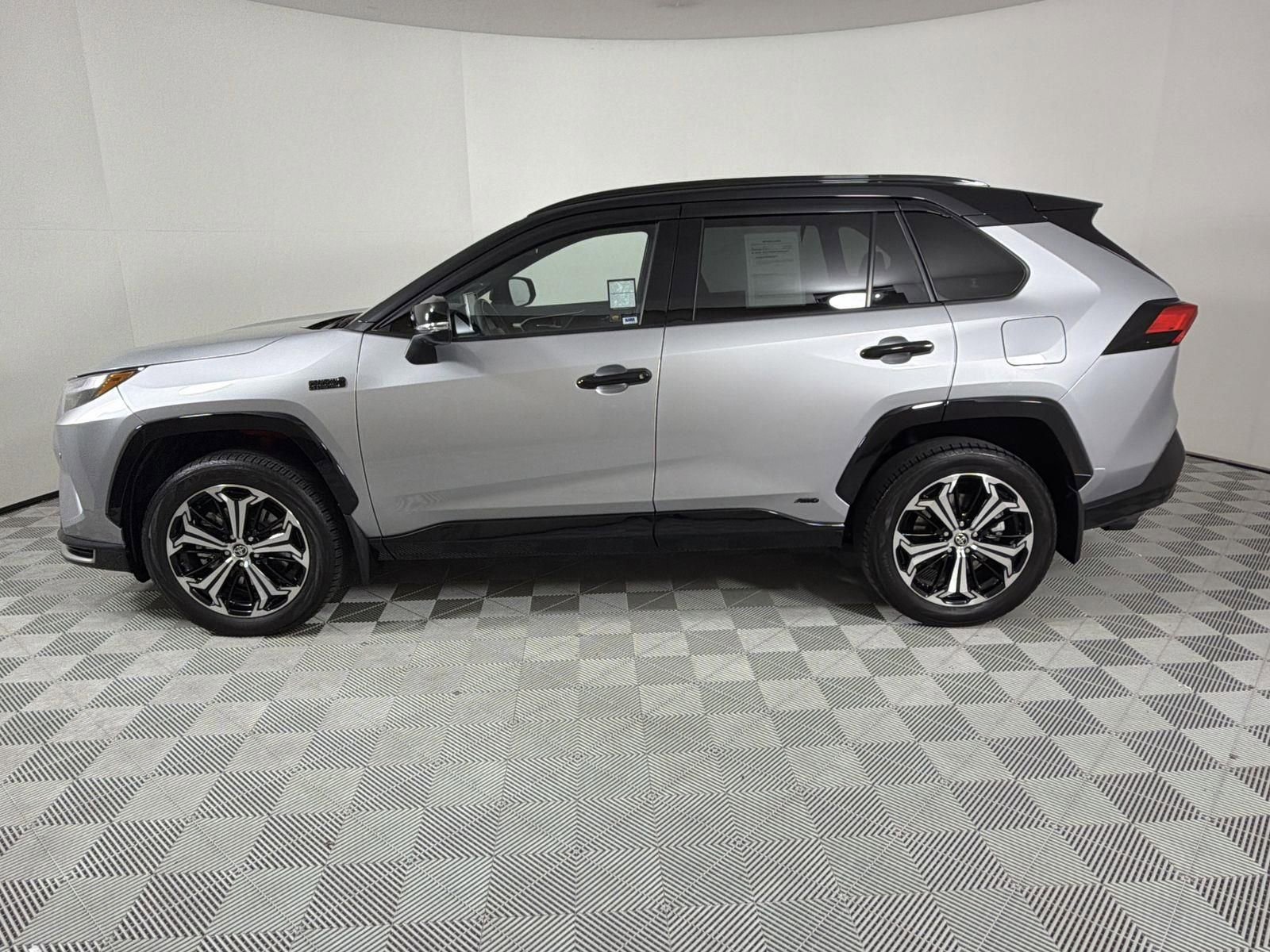 Used 2022 Toyota RAV4 XSE w/ Premium Package image 2