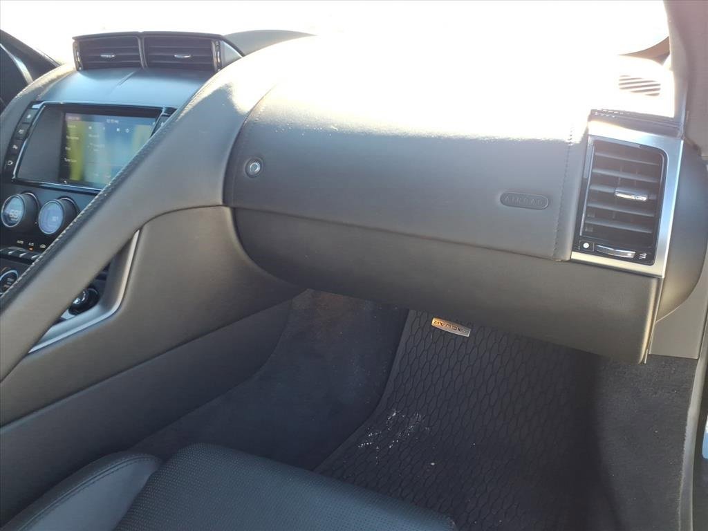 Used 2018 Jaguar F-TYPE R-Dynamic image 7