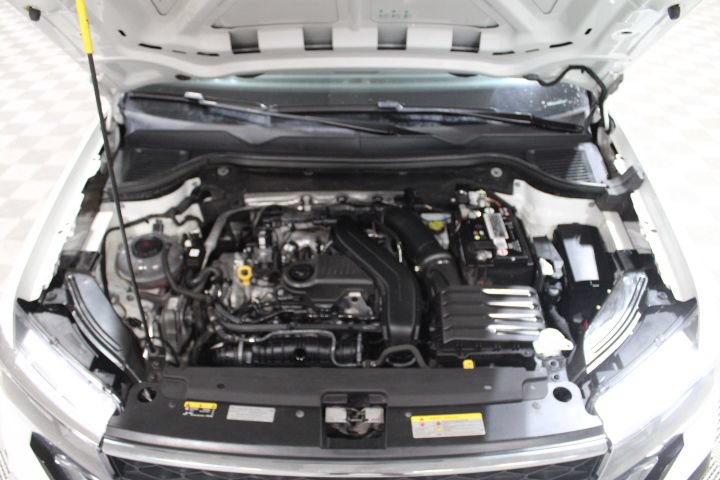 Used 2022 Volkswagen Taos SE w/ Panoramic Sunroof Package FWD image 47