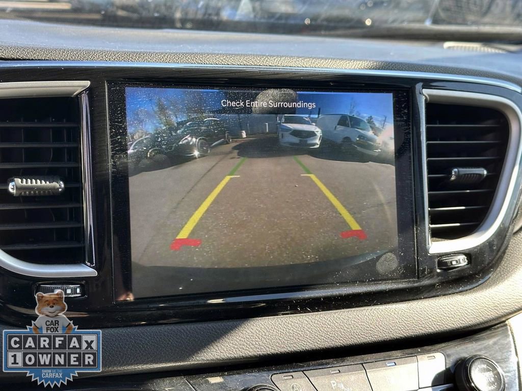 Used 2023 Chrysler Pacifica Touring-L image 32