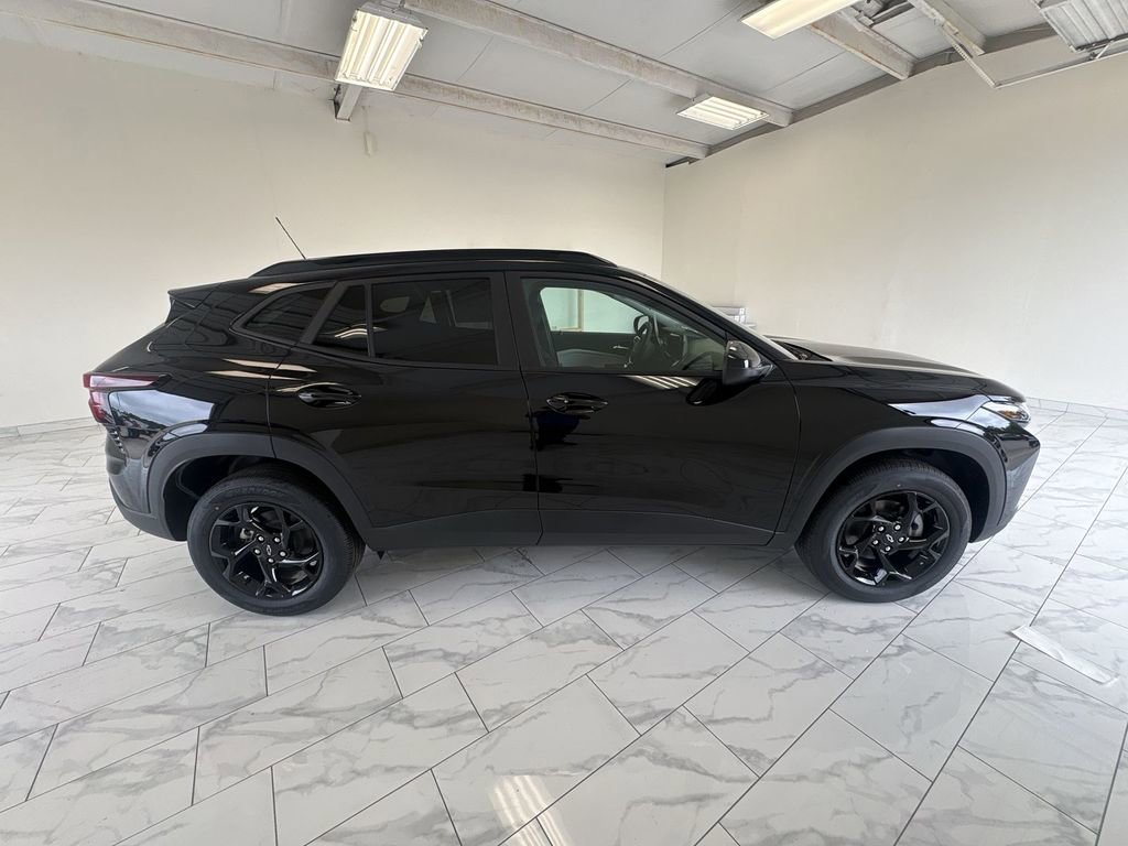 New 2026 Chevrolet Trax LT FWD image 9