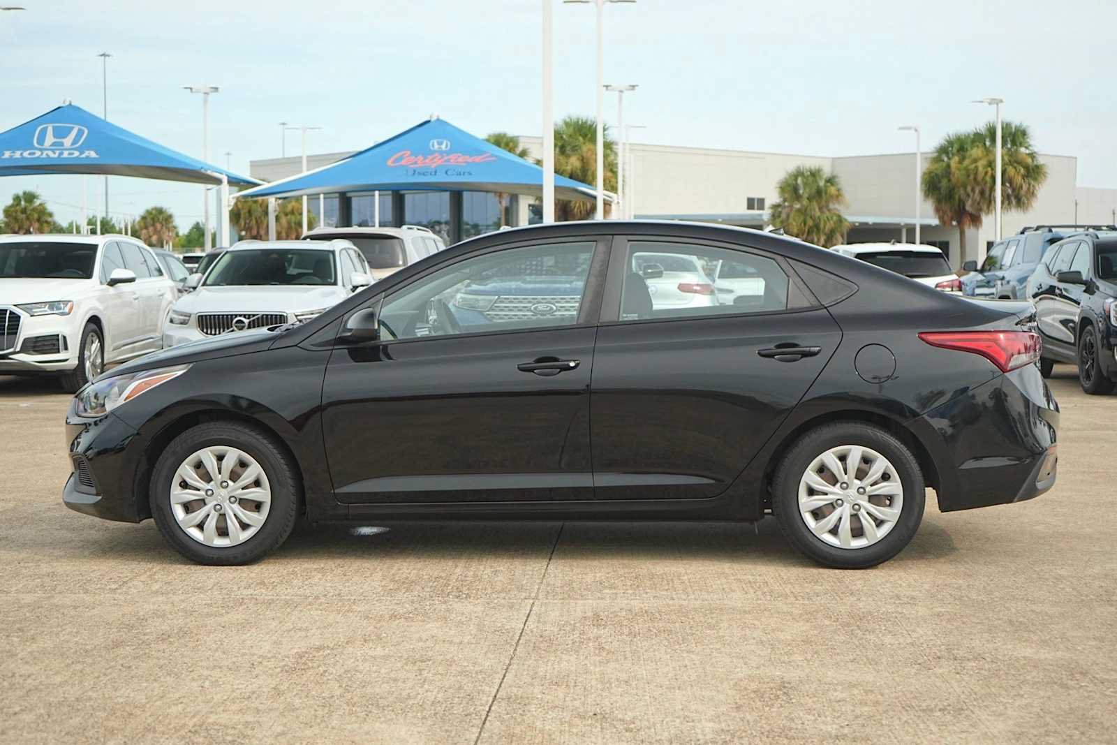 Used 2020 Hyundai Accent SE FWD image 3