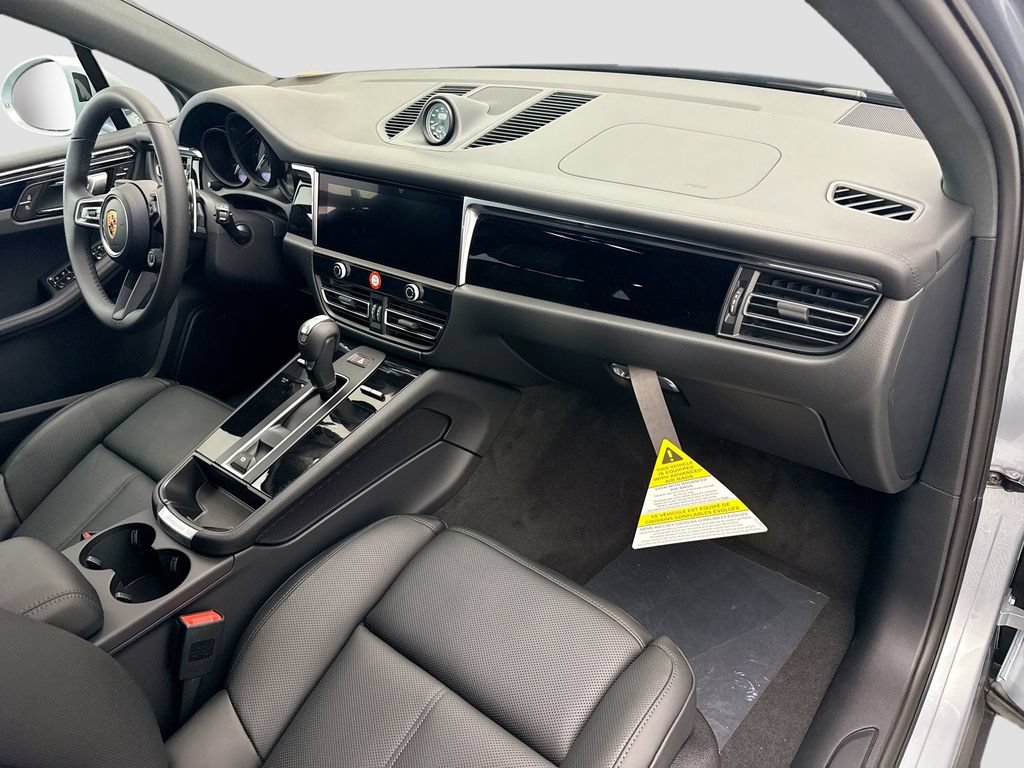 Used 2026 Porsche Macan AWD/4WD image 20