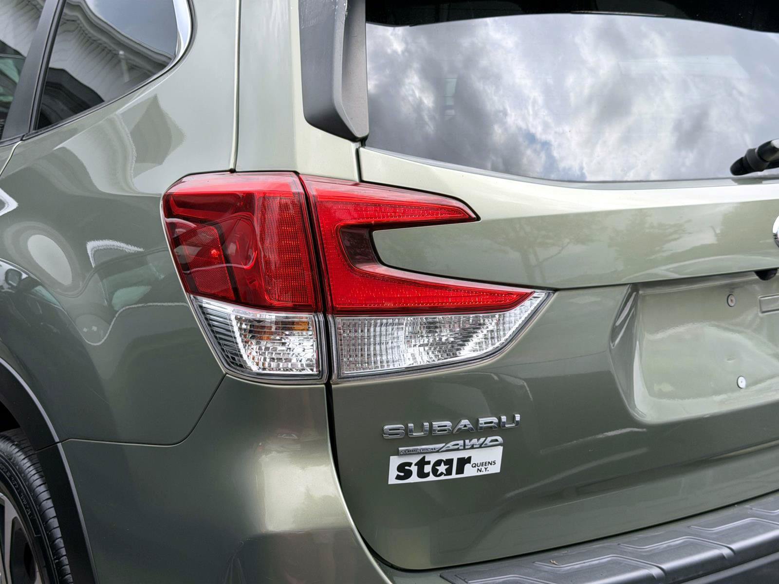 Used 2021 Subaru Forester Limited AWD/4WD image 9