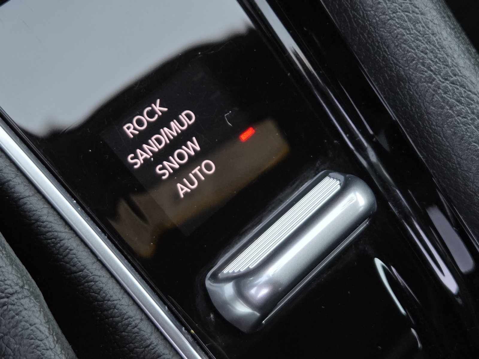 Used 2024 Jeep Compass Trailhawk w/ Trailhawk Elite Group AWD/4WD image 6