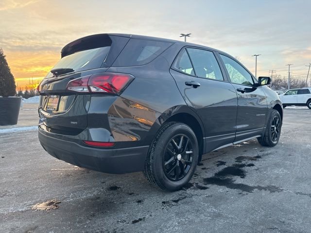 Used 2023 Chevrolet Equinox LS image 7