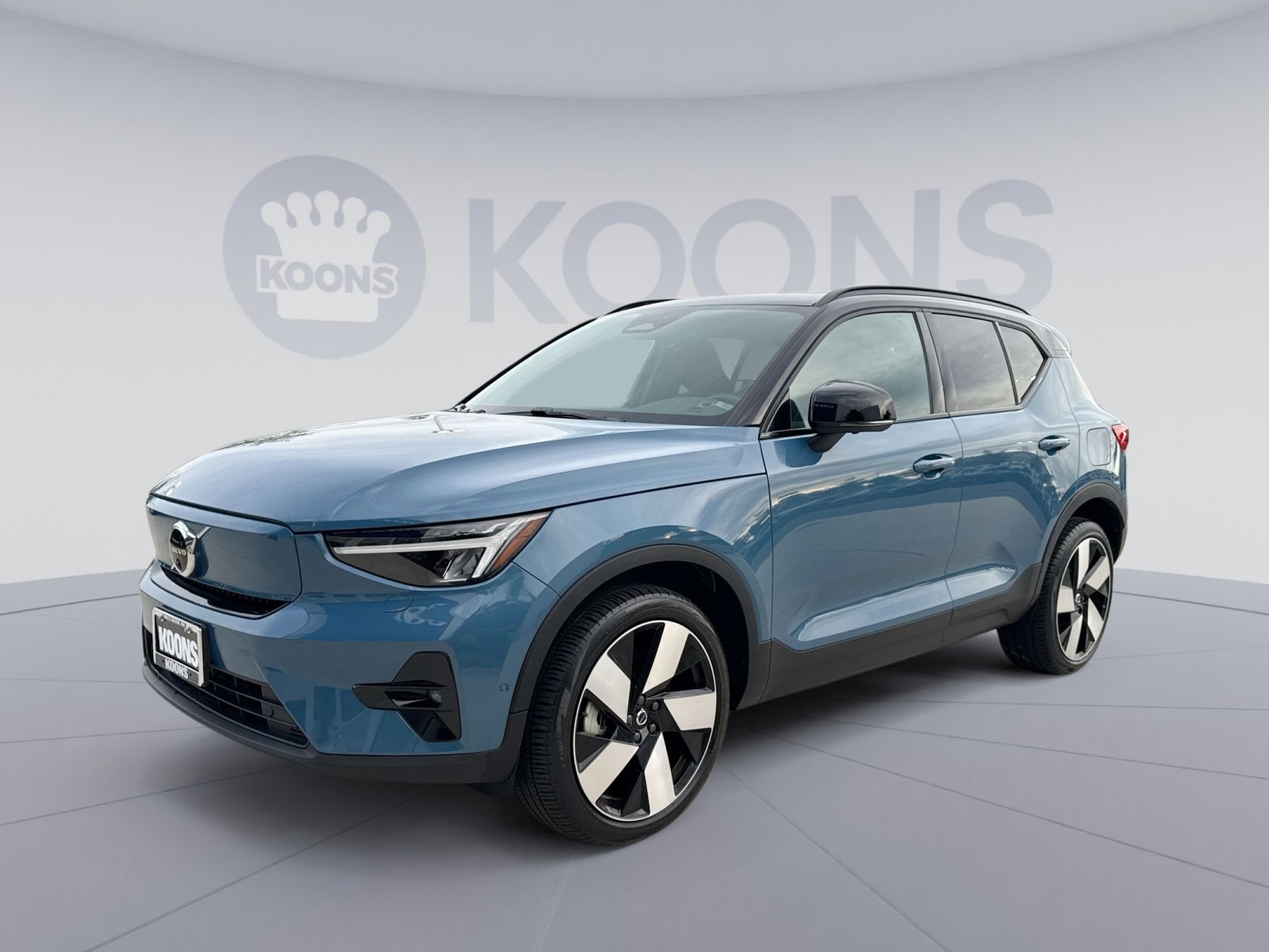 Used 2023 Volvo XC40 Recharge Ultimate AWD/4WD image 1