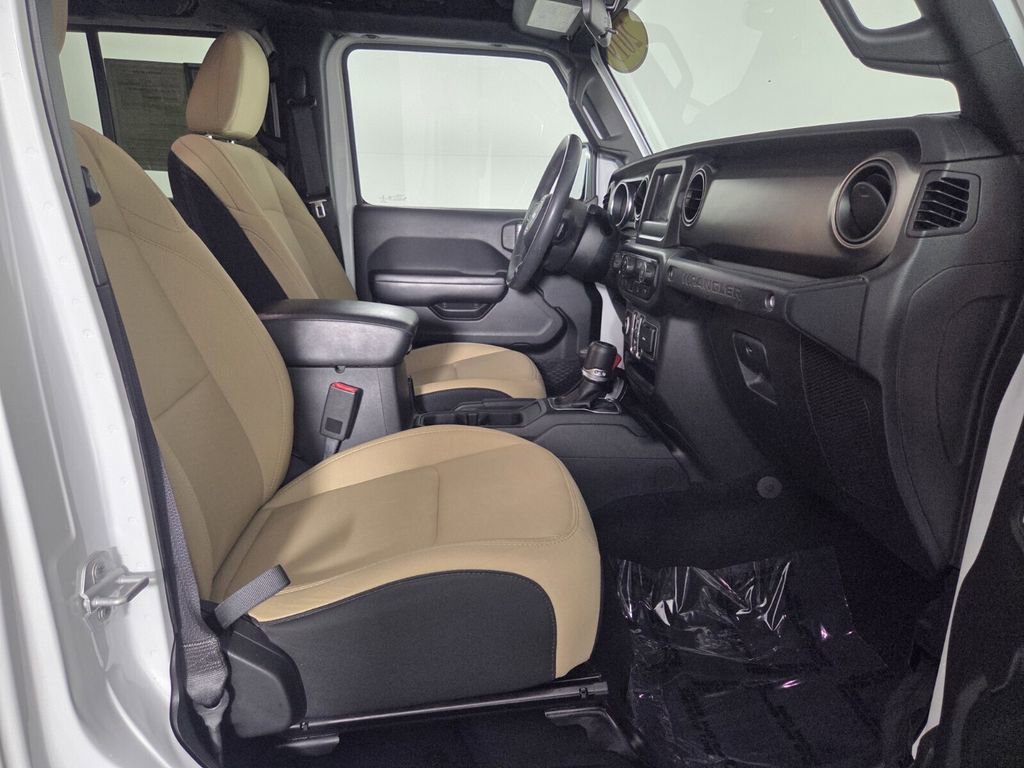 Used 2019 Jeep Wrangler Unlimited Sport S AWD/4WD image 32