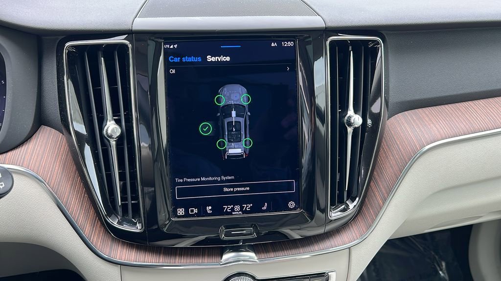 Used 2022 Volvo XC60 B5 Momentum w/ Climate Package image 31