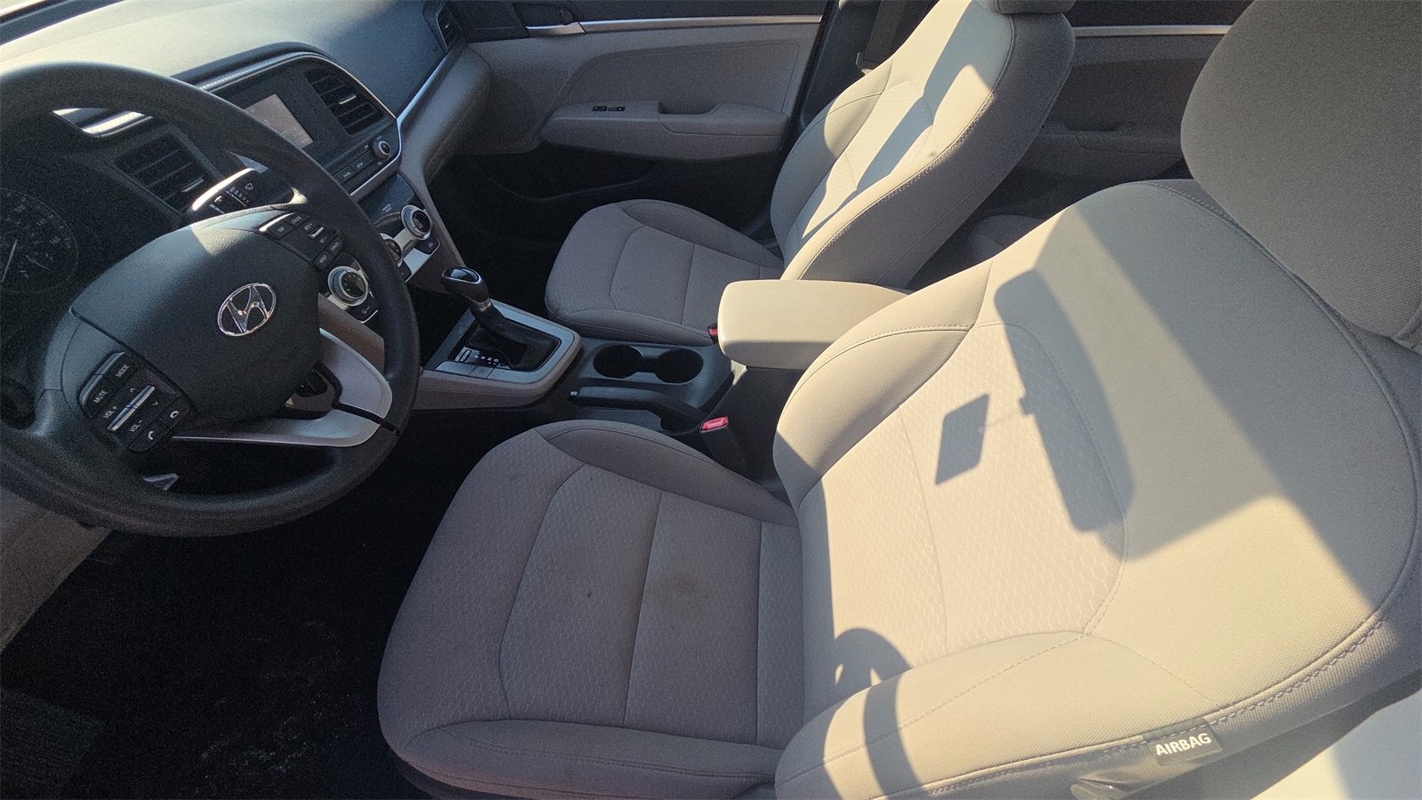 Used 2019 Hyundai Elantra SE image 21