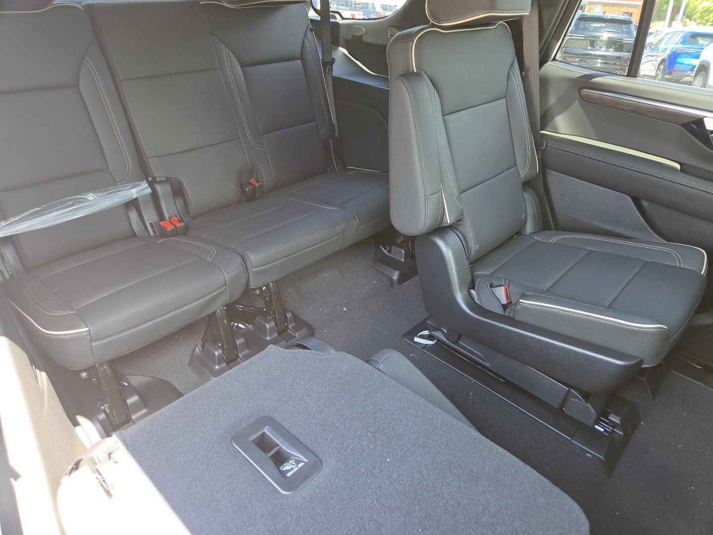 New 2026 Chevrolet Tahoe Premier w/ Sun And Tow Package AWD/4WD image 27