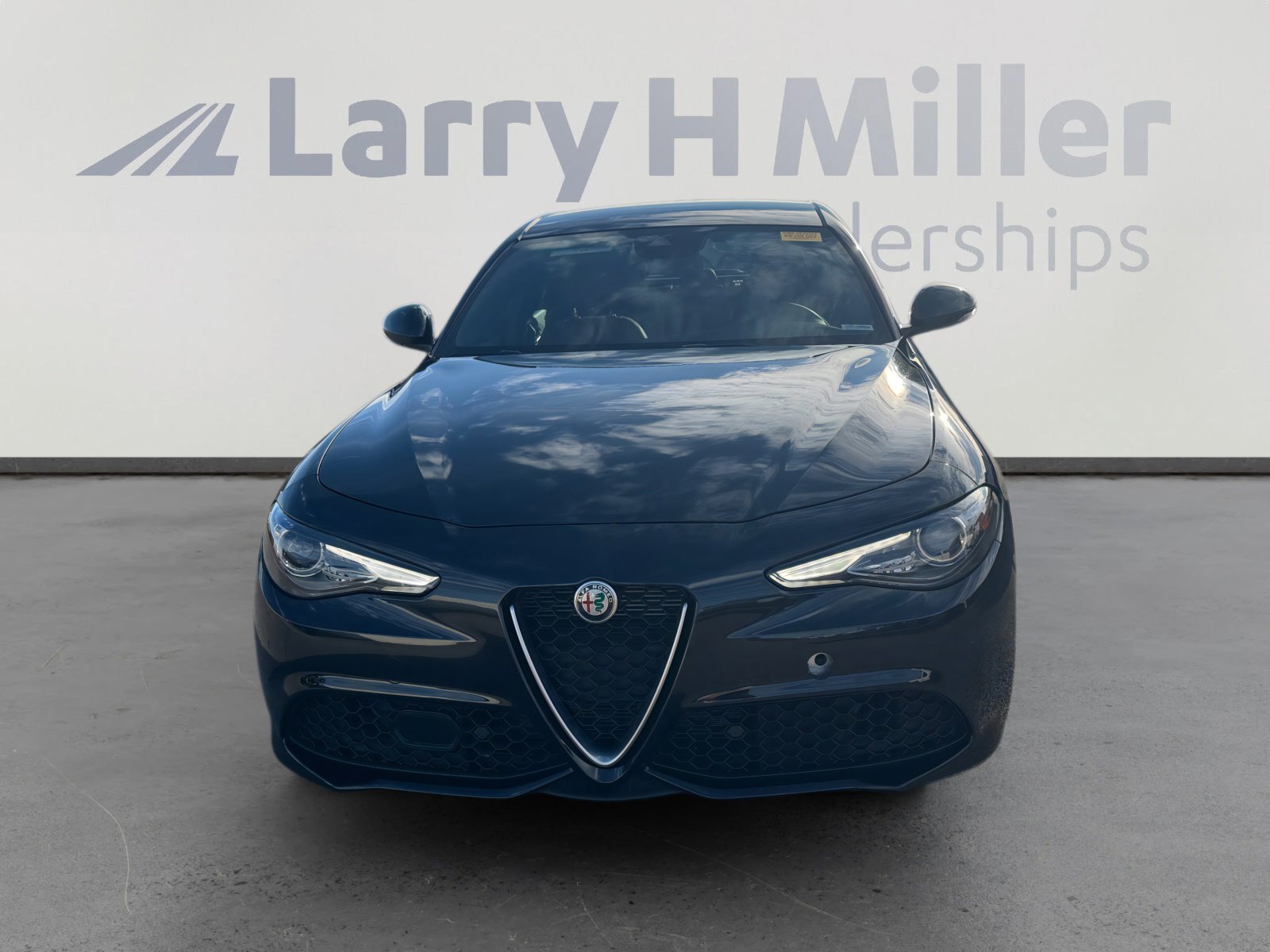 Used 2022 Alfa Romeo Giulia Ti image 8