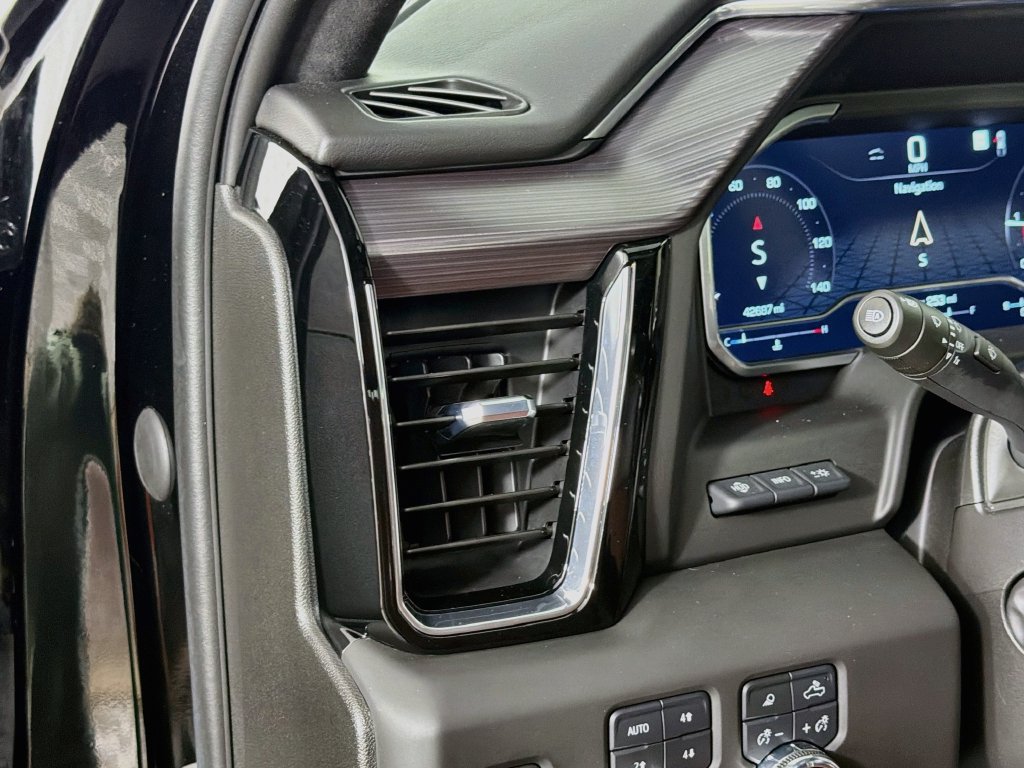 Used 2023 GMC Sierra 1500 Denali Ultimate AWD/4WD image 10