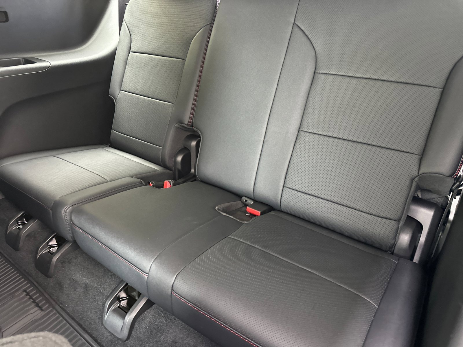 New 2026 Chevrolet Traverse RS w/ LPO, Floor Liner Package image 17