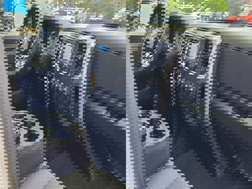 Used 2024 RAM 1500 Classic SLT image 9