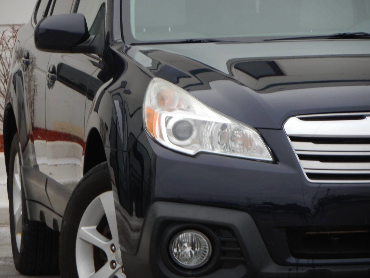 Used 2013 Subaru Outback 2.5i Premium AWD/4WD image 6