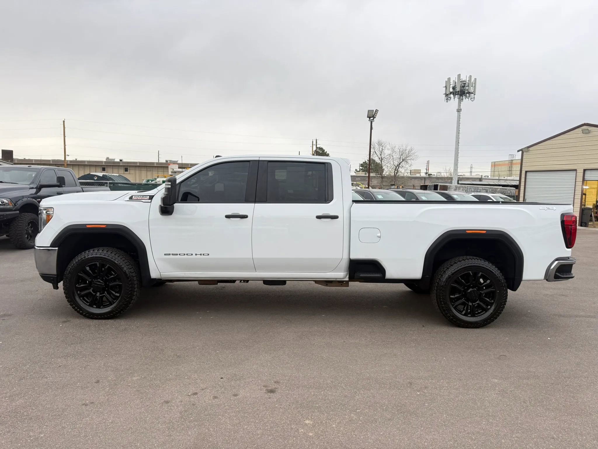 Used 2023 GMC Sierra 2500 Pro w/ Convenience Package image 4