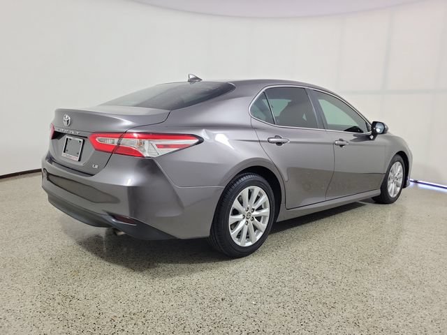 Used 2020 Toyota Camry LE FWD image 5