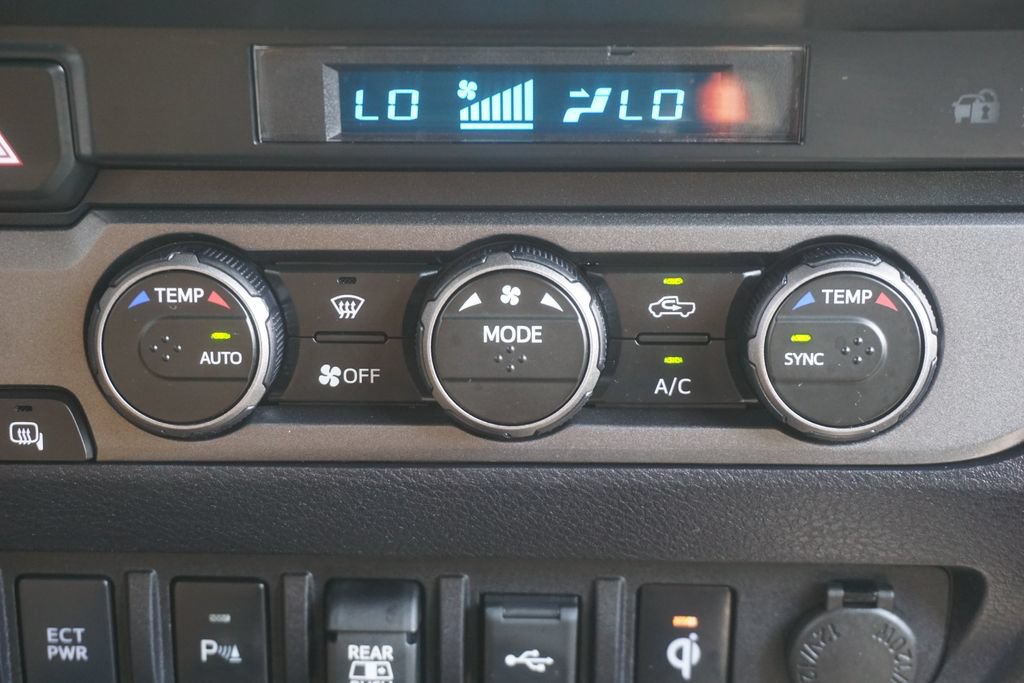 Certified 2023 Toyota Tacoma TRD Off-Road w/ Advanced Technology Package AWD/4WD image 13