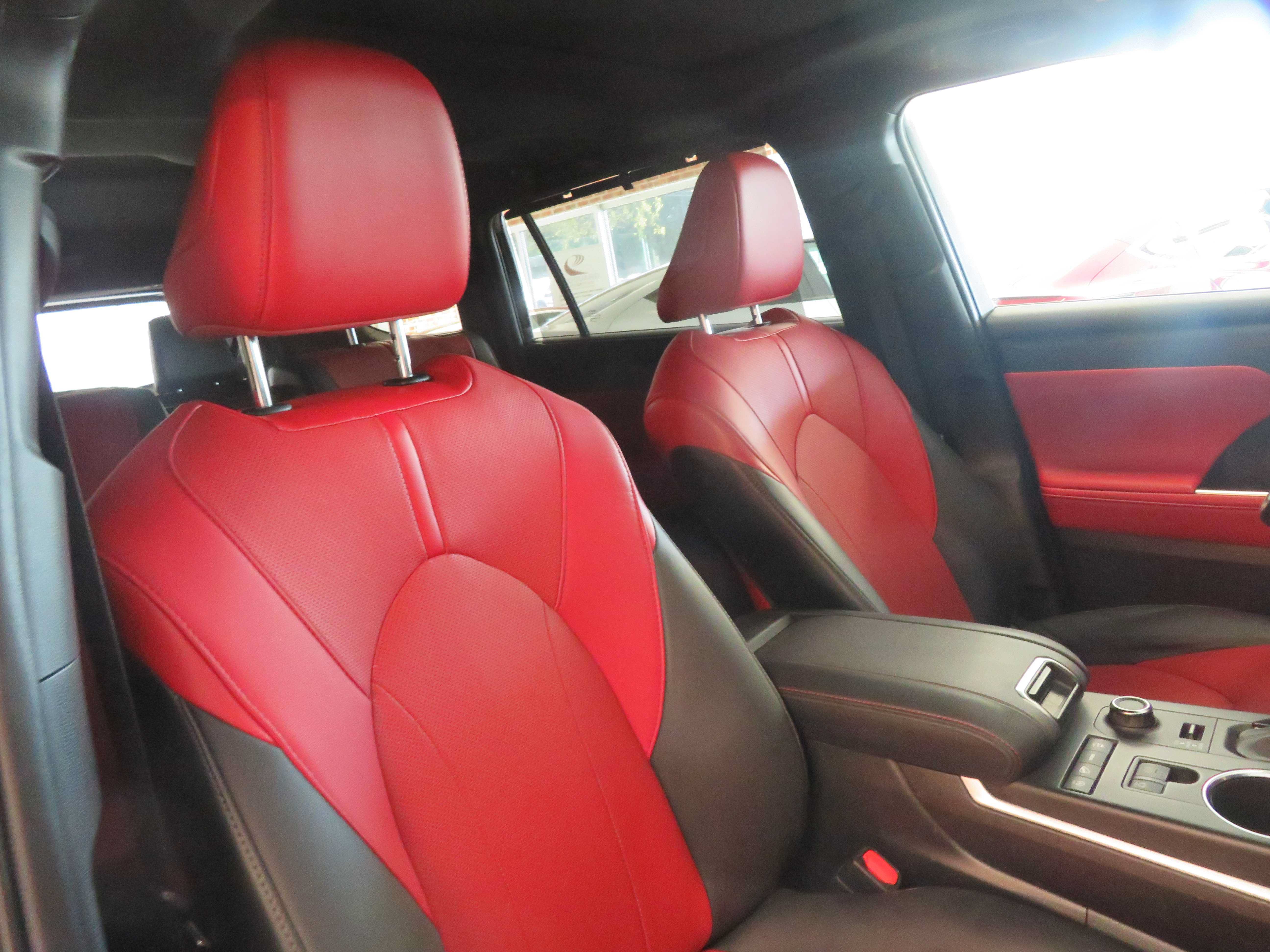 Used 2021 Toyota Highlander XSE AWD/4WD image 32