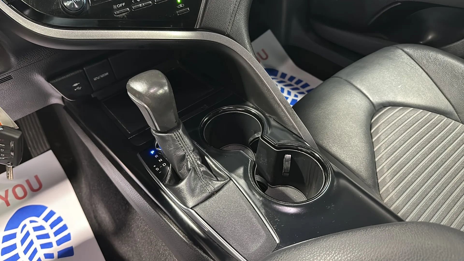 Used 2019 Toyota Camry SE w/ Carpet Mat Package FWD image 24