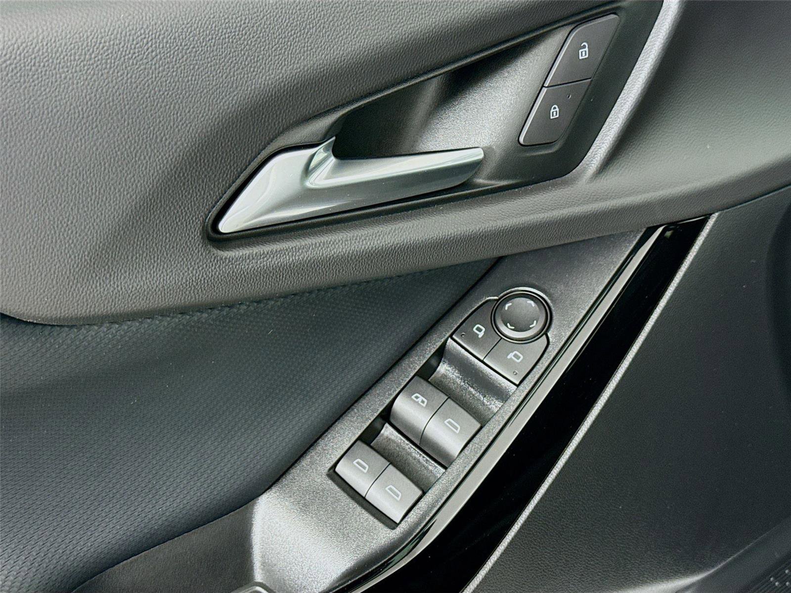 Used 2026 Chevrolet Equinox LT w/ Convenience Package II image 17