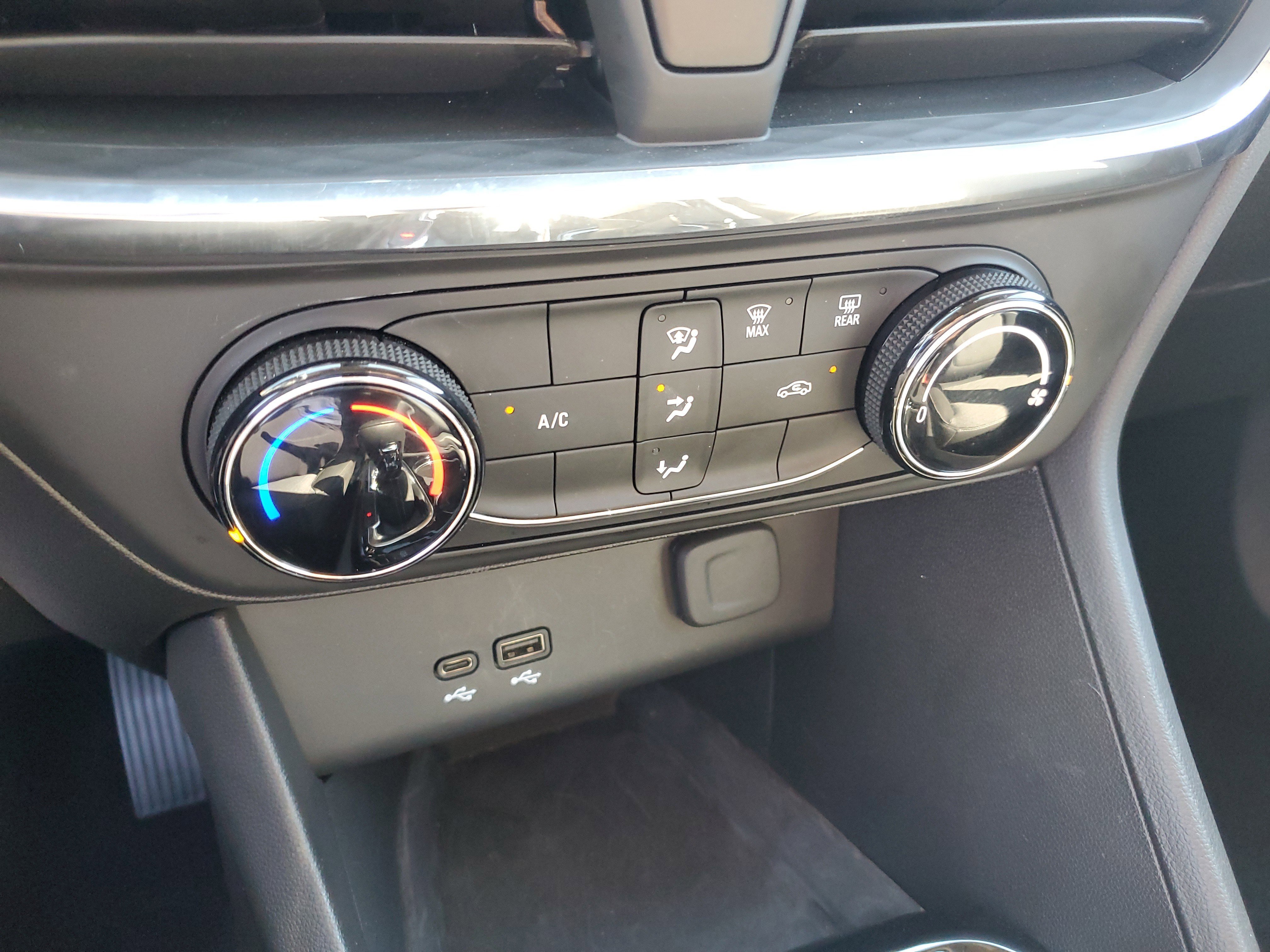Used 2025 Buick Encore GX Preferred FWD image 20