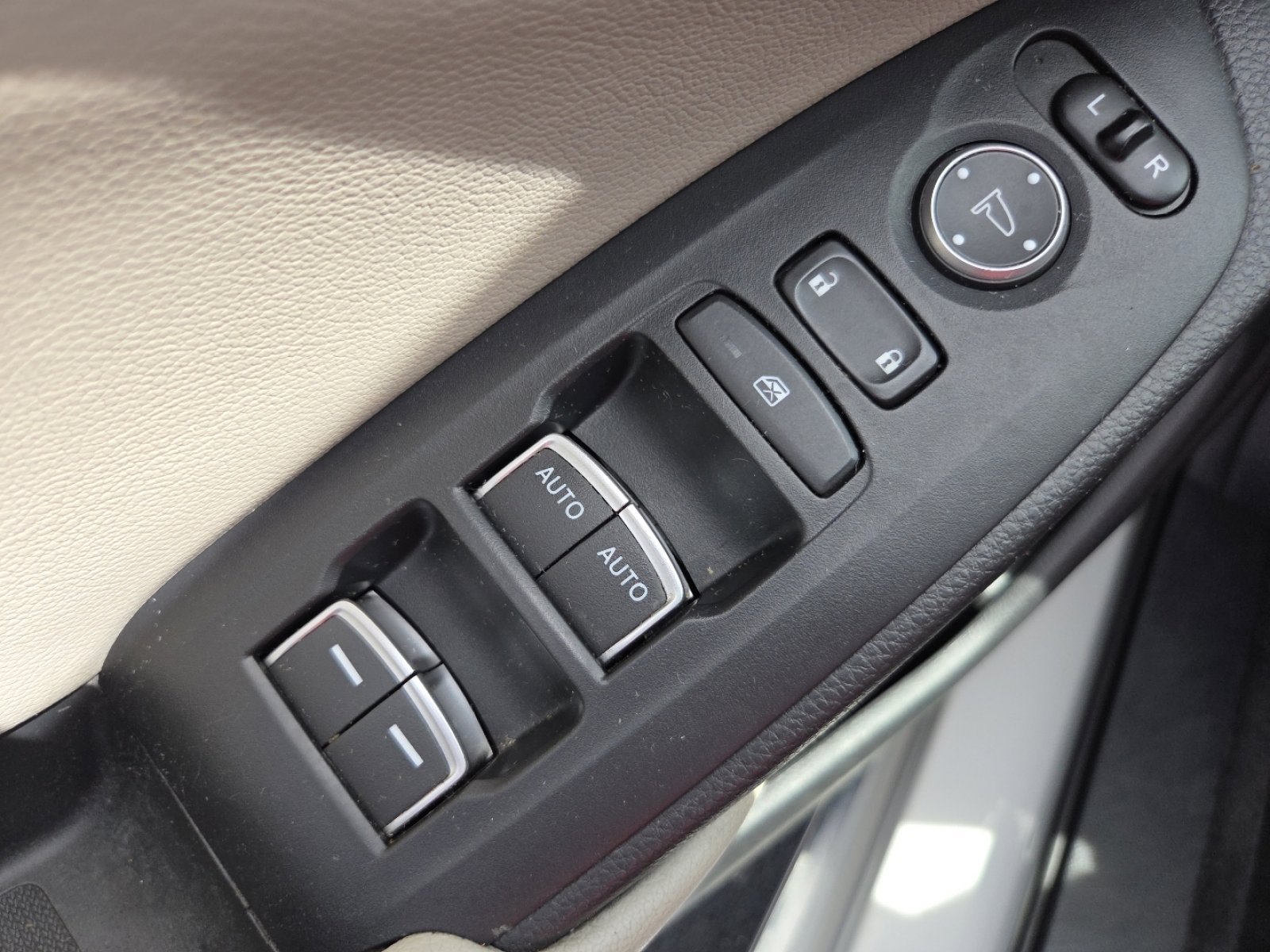 Used 2018 Honda Accord EX image 29
