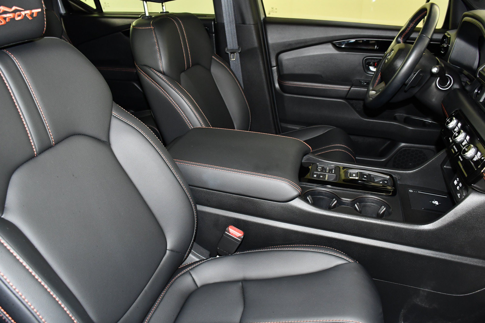 Used 2025 Honda Pilot TrailSport image 44
