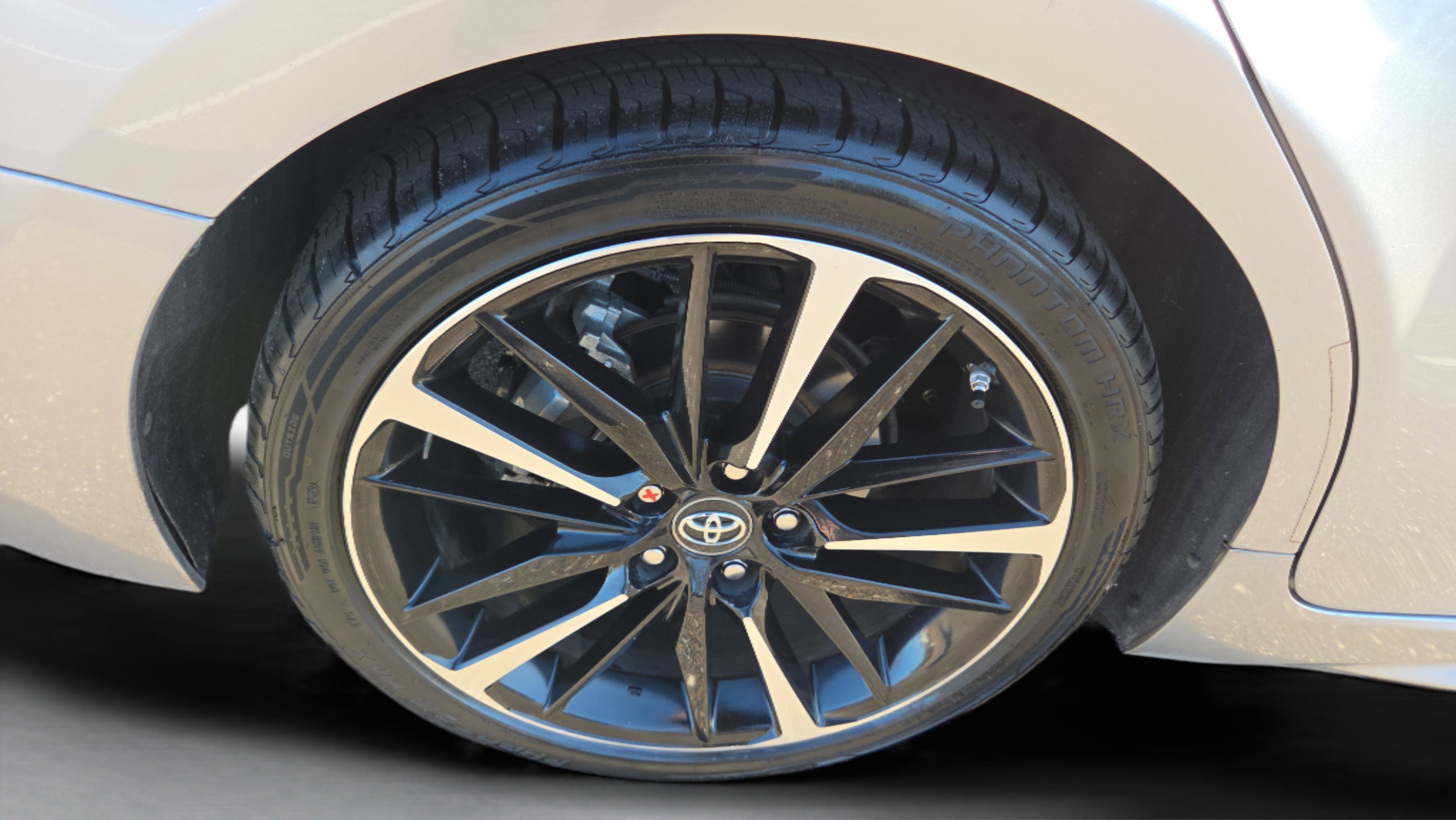 Used 2018 Toyota Camry XSE image 36