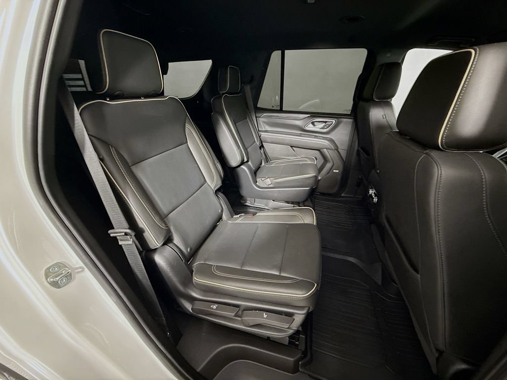 Used 2022 GMC Yukon SLT w/ SLT Luxury Package RWD image 28