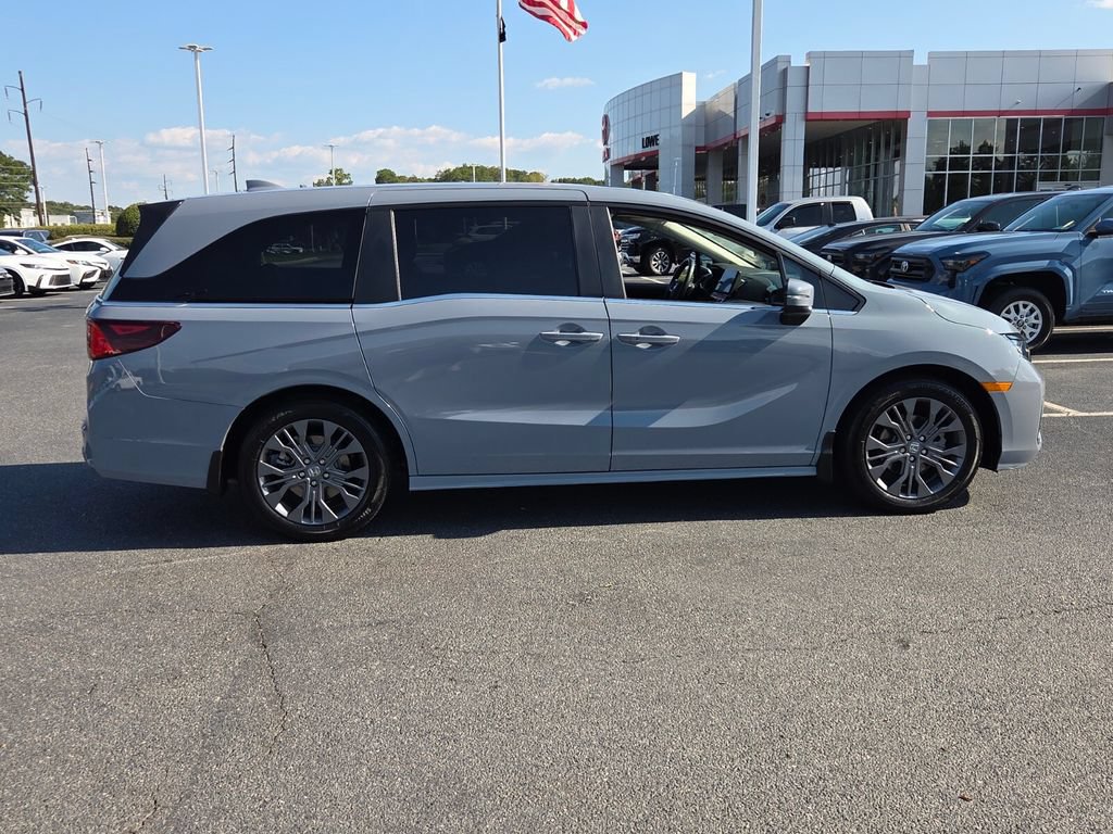 Used 2025 Honda Odyssey Touring image 14