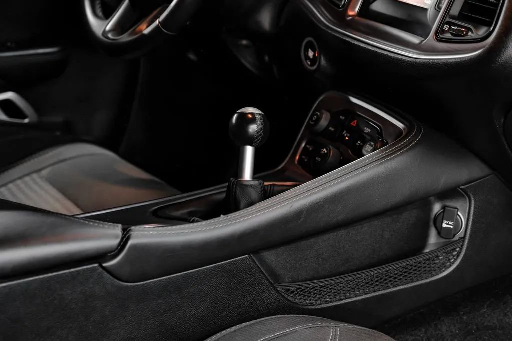 Used 2017 Dodge Challenger R/T RWD image 28