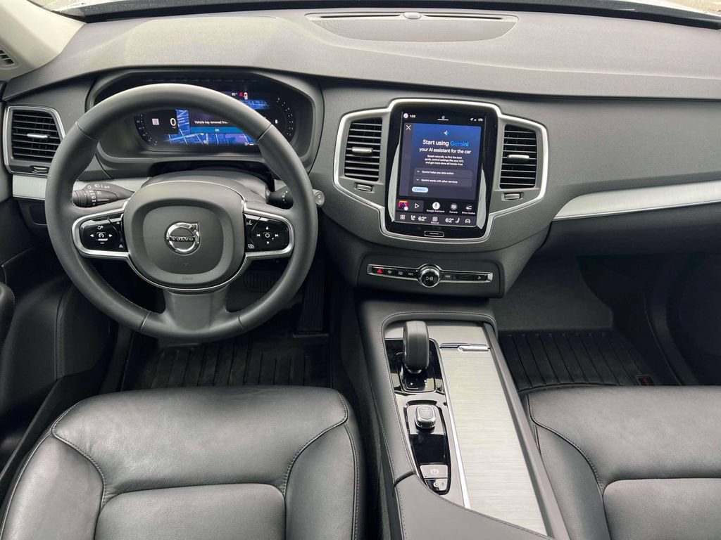 Used 2024 Volvo XC90 B5 Core w/ Protection Package Premier AWD/4WD image 14