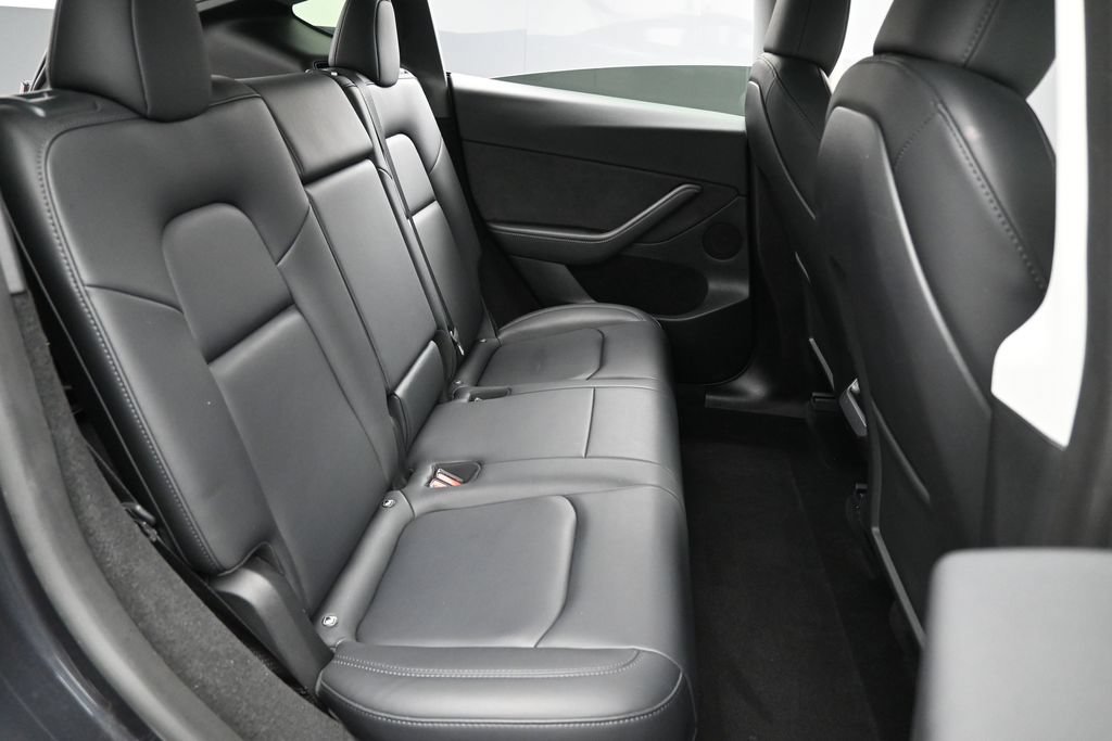 Used 2024 Tesla Model Y 2WD image 35