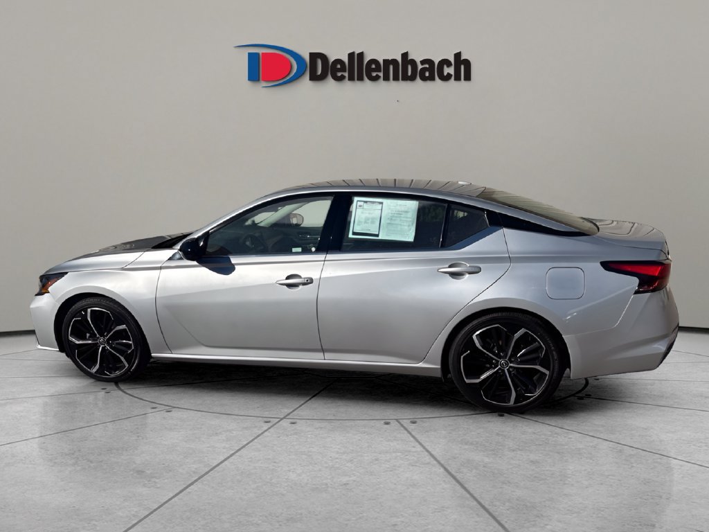 Used 2024 Nissan Altima 2.5 SR FWD image 2