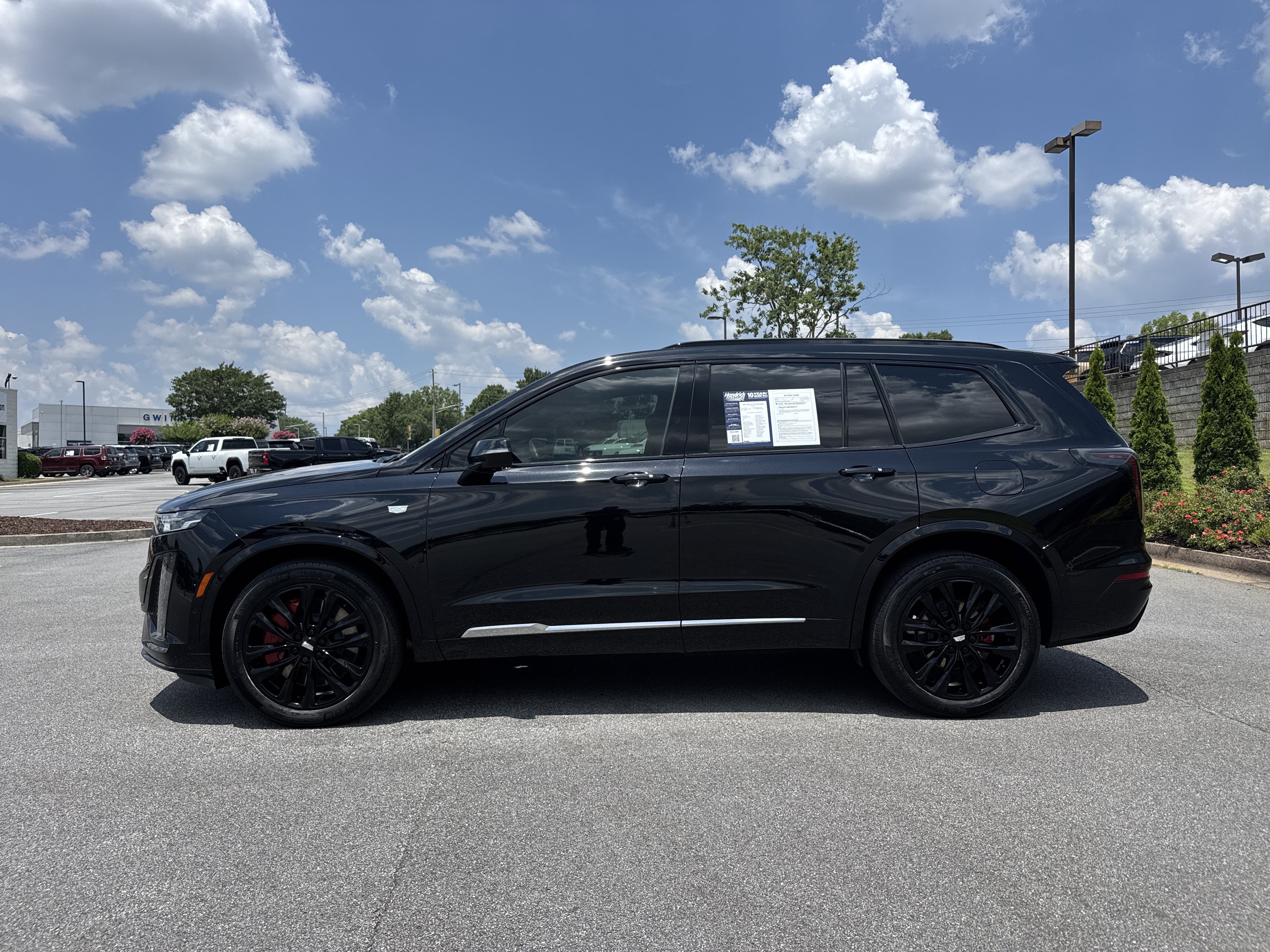 Used 2023 Cadillac XT6 Sport w/ Technology Package AWD/4WD image 7