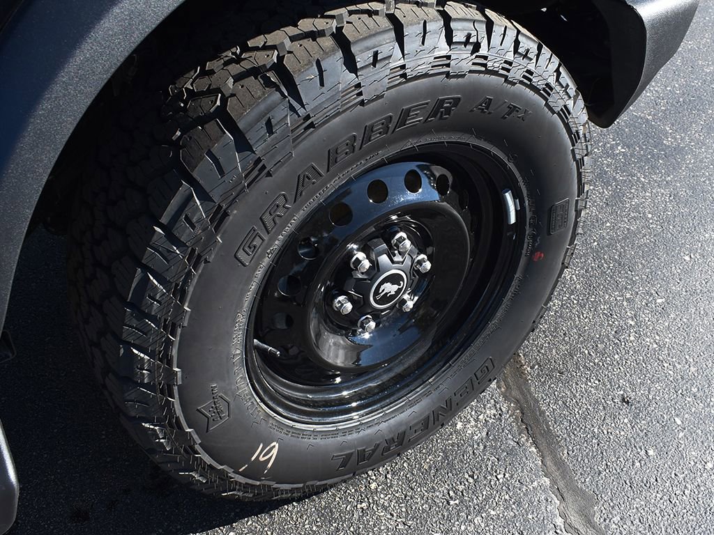 New 2026 Ford Bronco Outer Banks AWD/4WD image 9