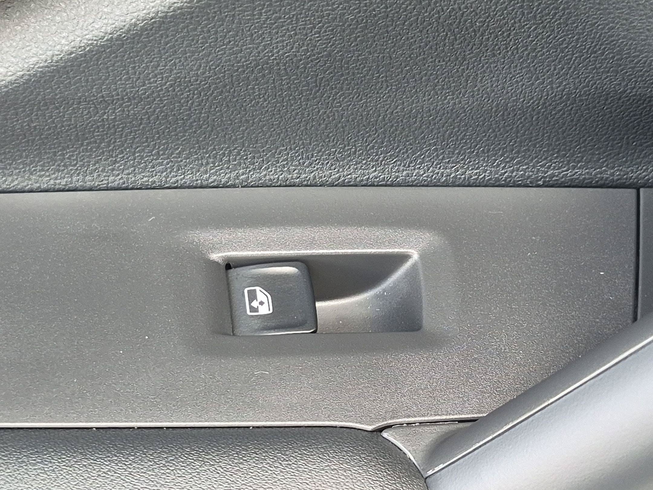 Used 2026 Volkswagen Tiguan S FWD image 27