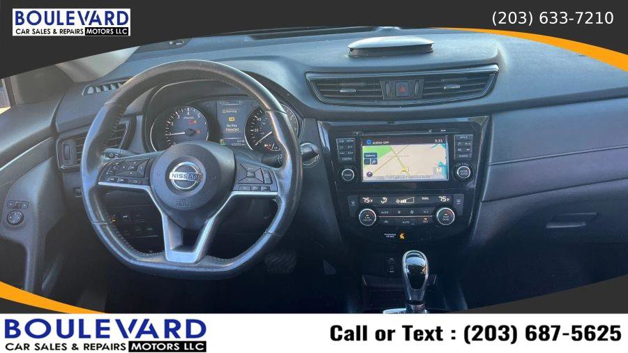 Used 2017 Nissan Rogue SV w/ SV Premium Package AWD/4WD image 25