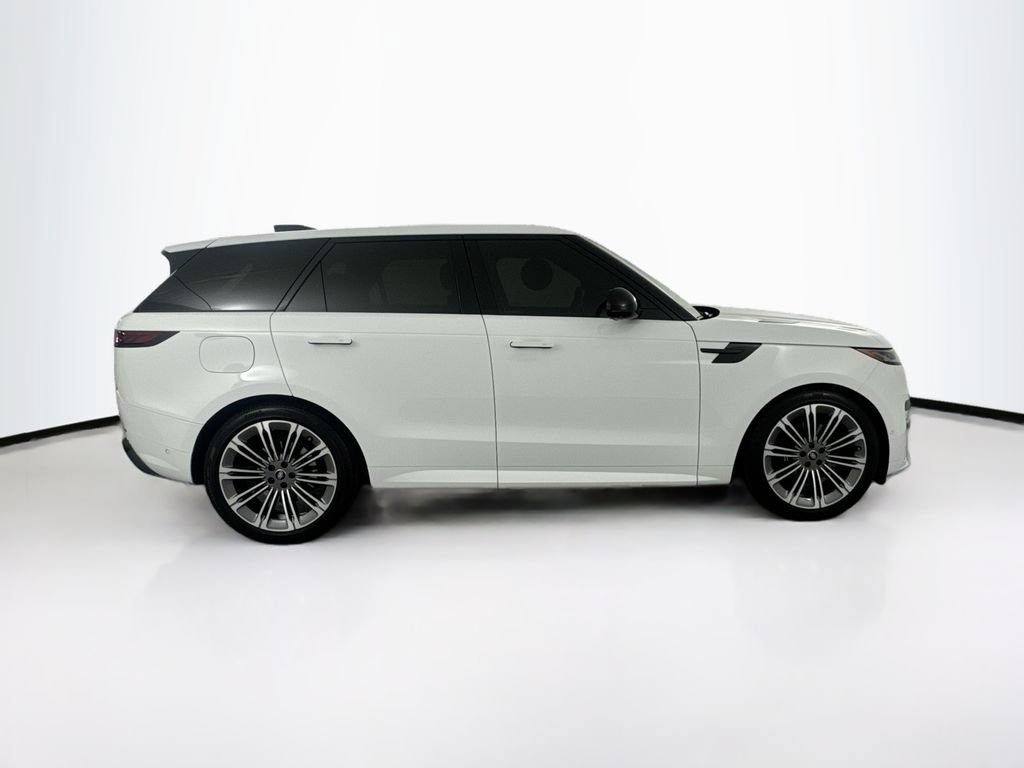 Certified 2025 Land Rover Range Rover Sport Dynamic SE AWD/4WD image 4